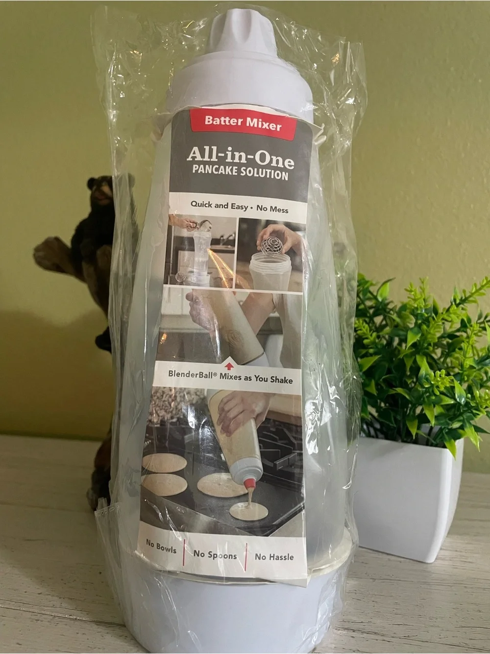 All-in-One Pancake Batter Mixer Bottle — White